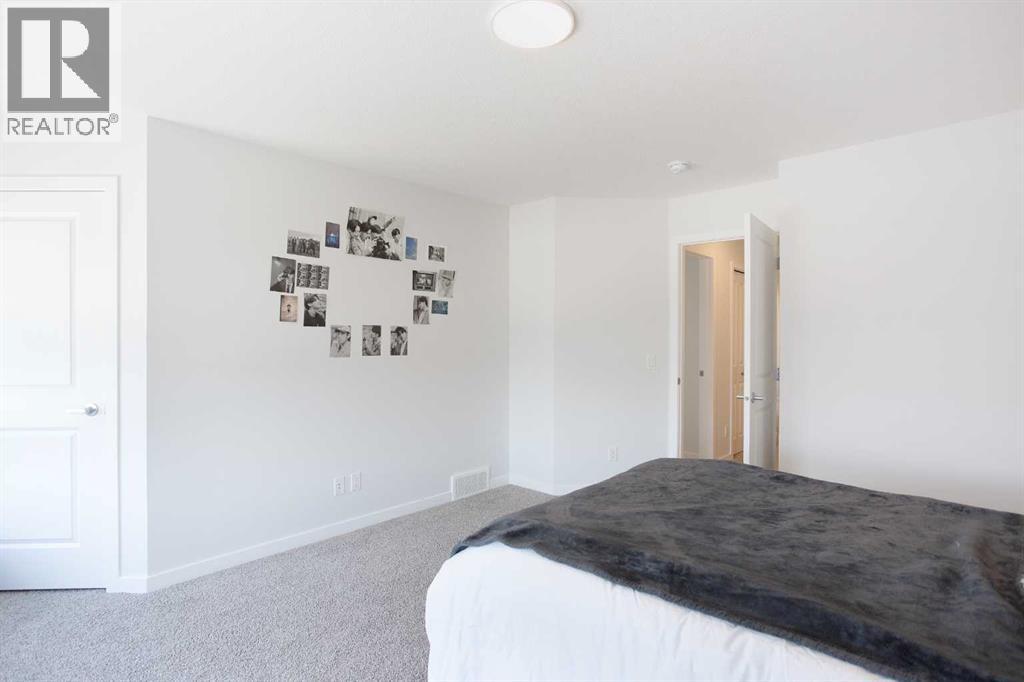Photo 20 of 82 Magnolia Court Se, Calgary AB
