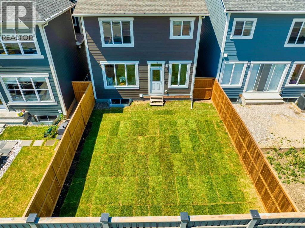 Photo 23 of 82 Magnolia Court Se, Calgary AB