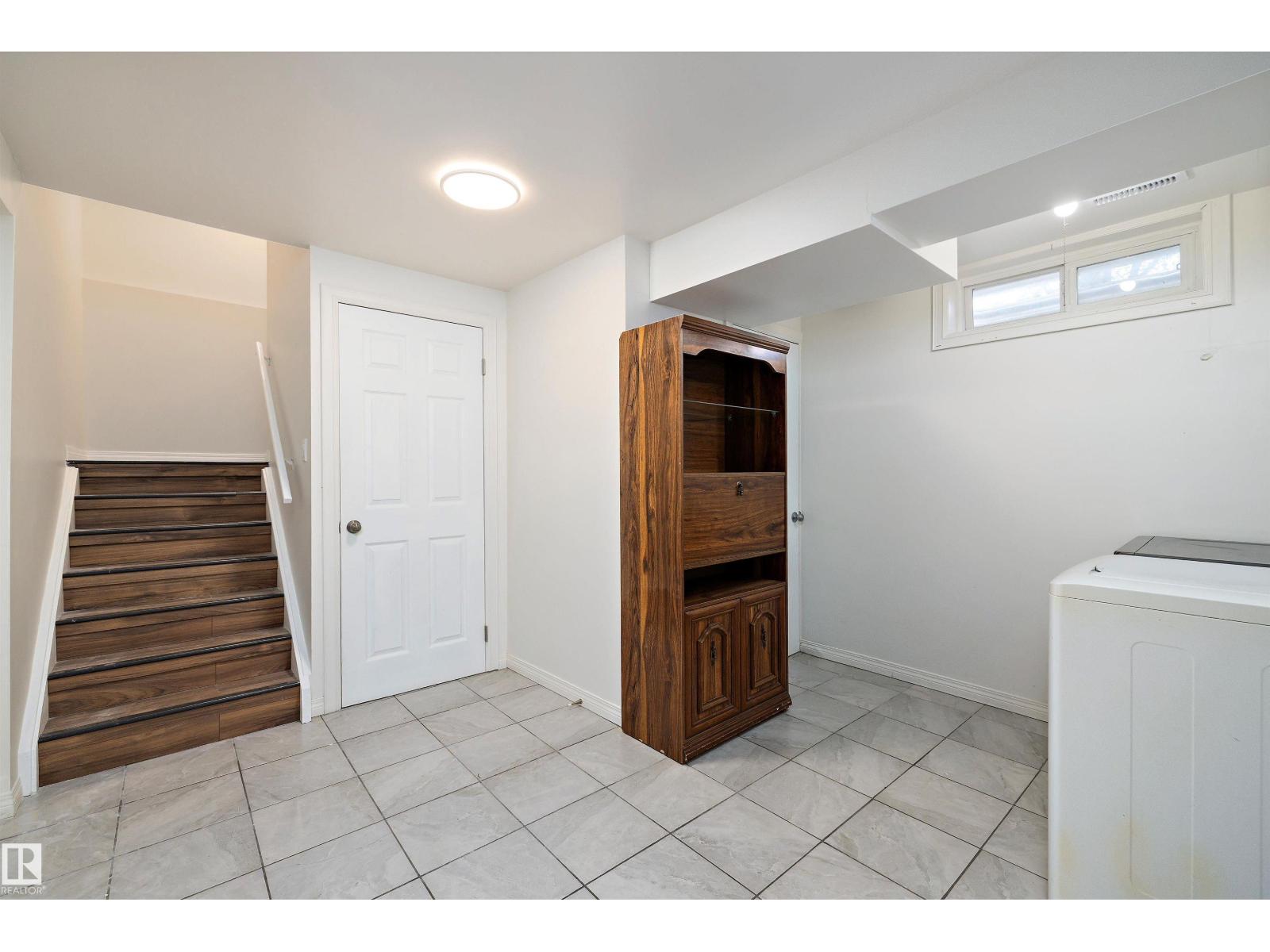Photo 27 of 18365 66 Av Nw, Edmonton AB