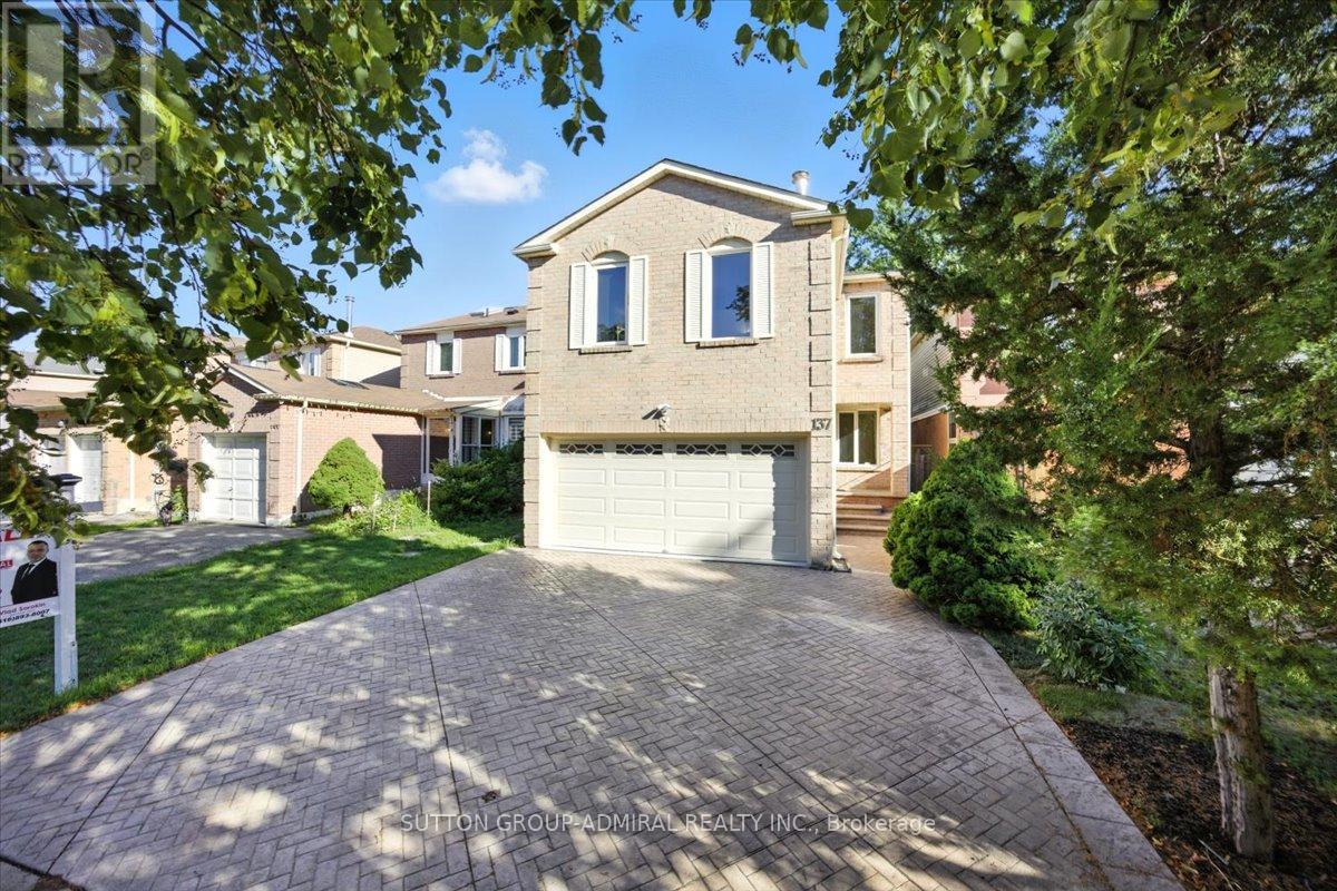 Photo 1 of 137 Chelwood Drive, Vaughan ON