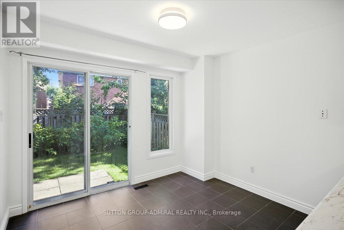 Photo 5 of 137 Chelwood Drive, Vaughan ON