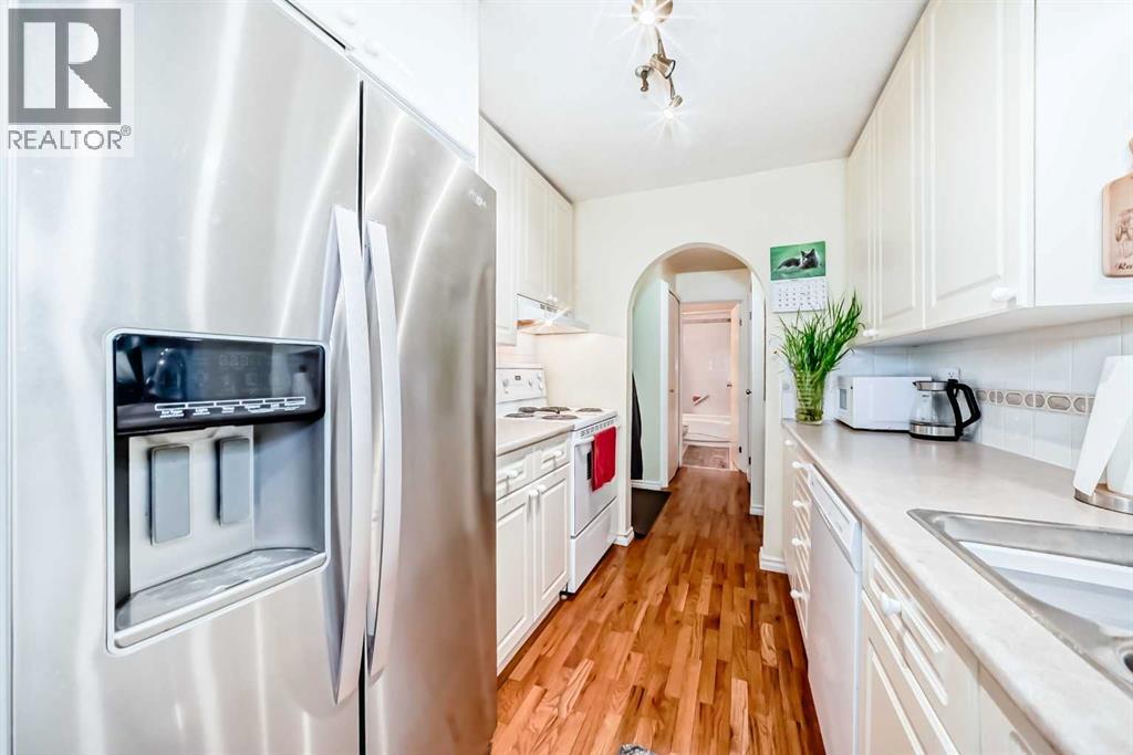 Single Family House for Sale in    Avenue Windsor Park Calgary 