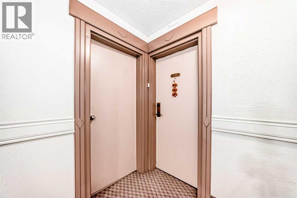Single Family House for Sale in    Avenue Windsor Park Calgary 