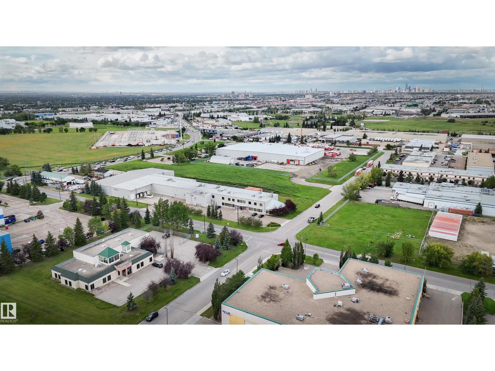 Photo 3 of 9608 25 Av Nw, Edmonton AB