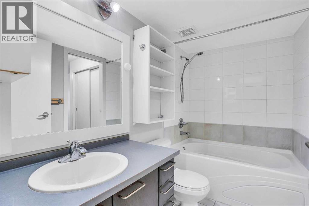Single Family House for Sale in   Richard Court SW Lincoln Park Calgary 