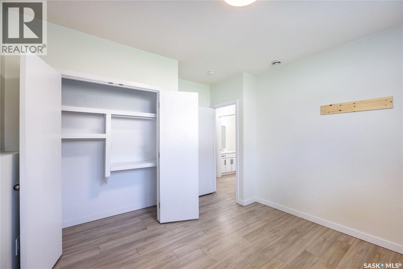 Photo 4 of 106 Kenaschuk Crescent, Saskatoon SK