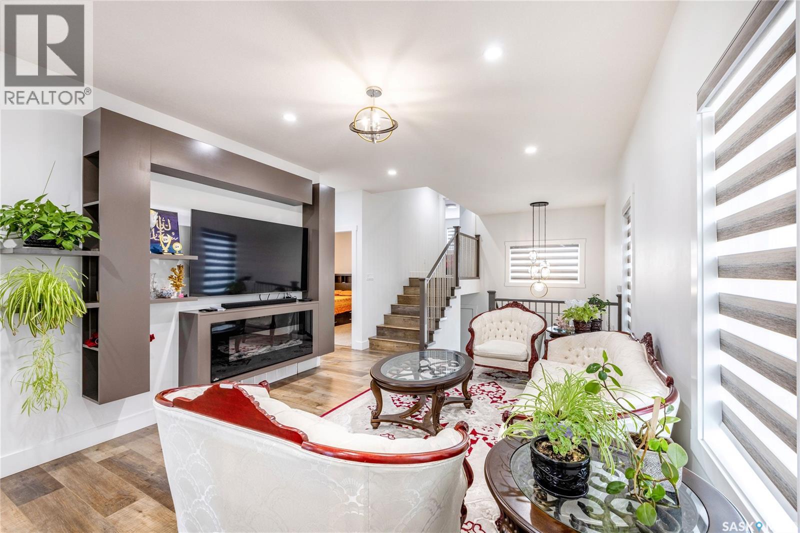Photo 3 of 106 Kenaschuk Crescent, Saskatoon SK