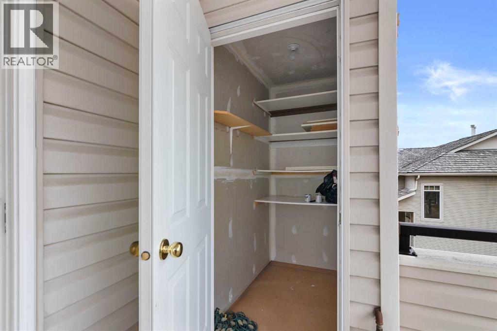 Single Family House for Sale in   Springbank Boulevard SW Springbank Hill Calgary 