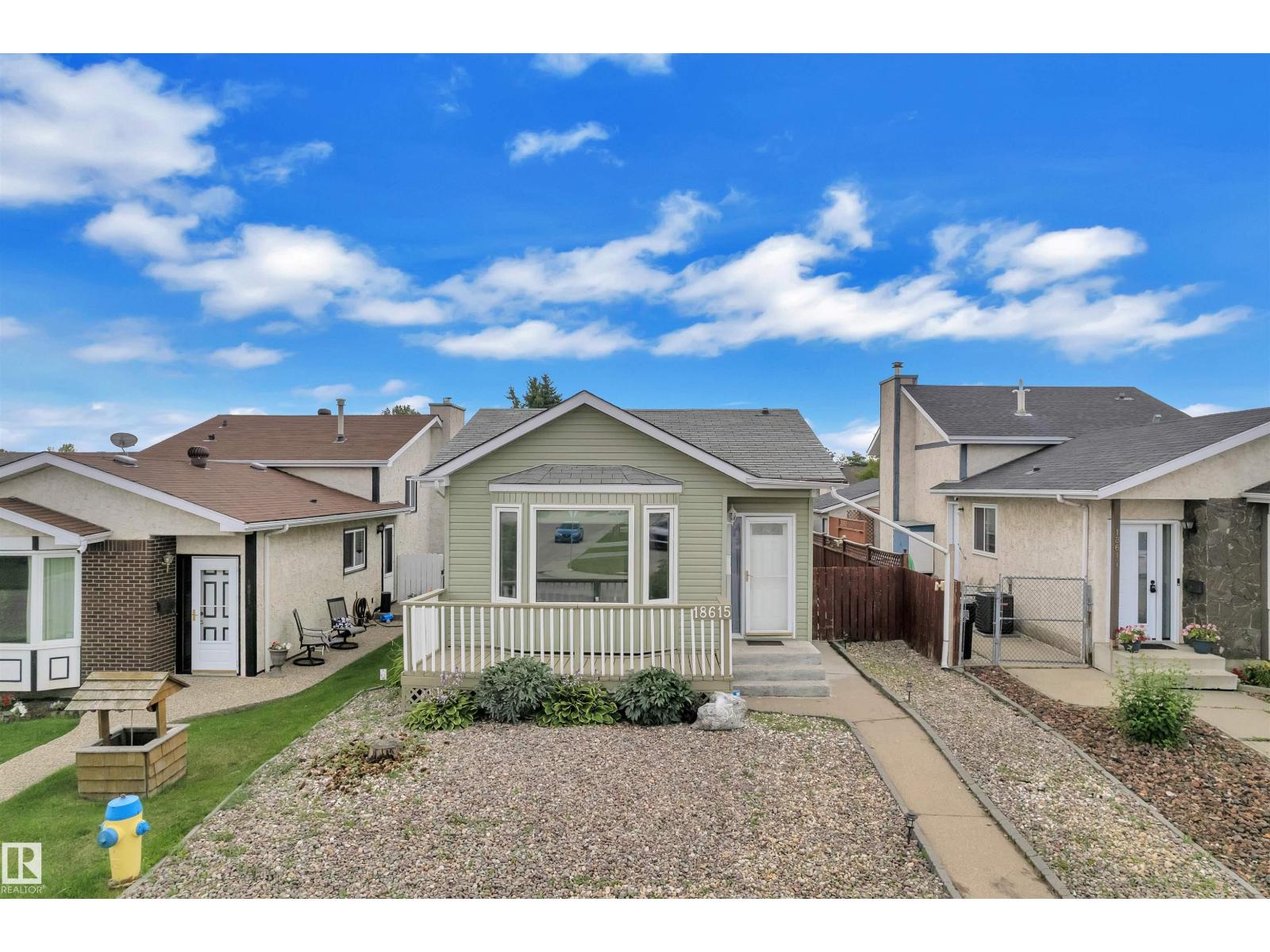Photo 3 of 18615 75 Av Nw, Edmonton AB