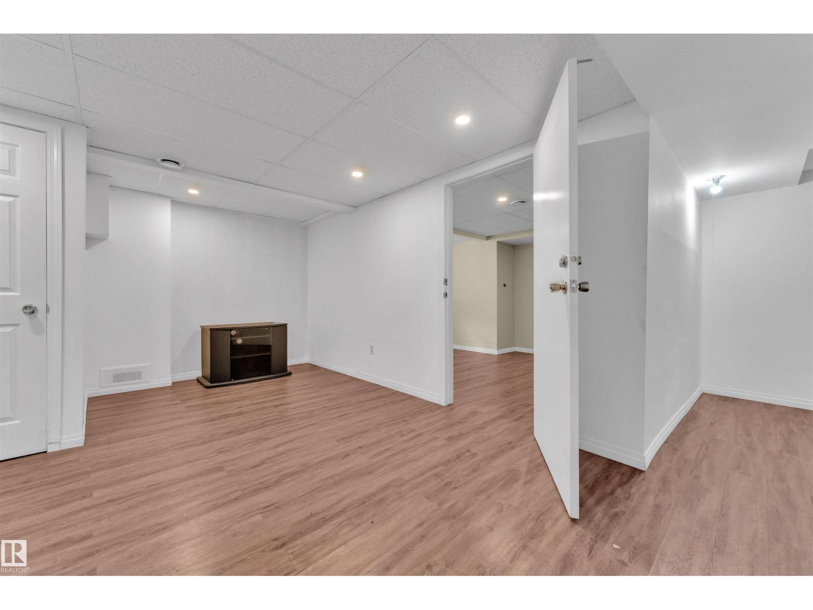 Photo 34 of 18615 75 Av Nw, Edmonton AB