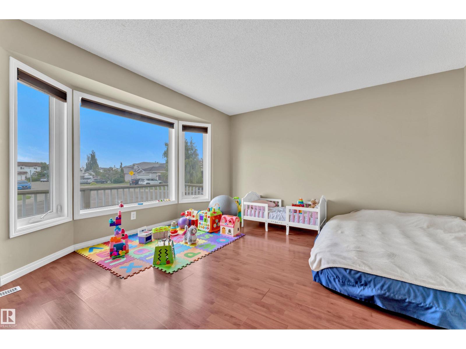 Photo 6 of 18615 75 Av Nw, Edmonton AB