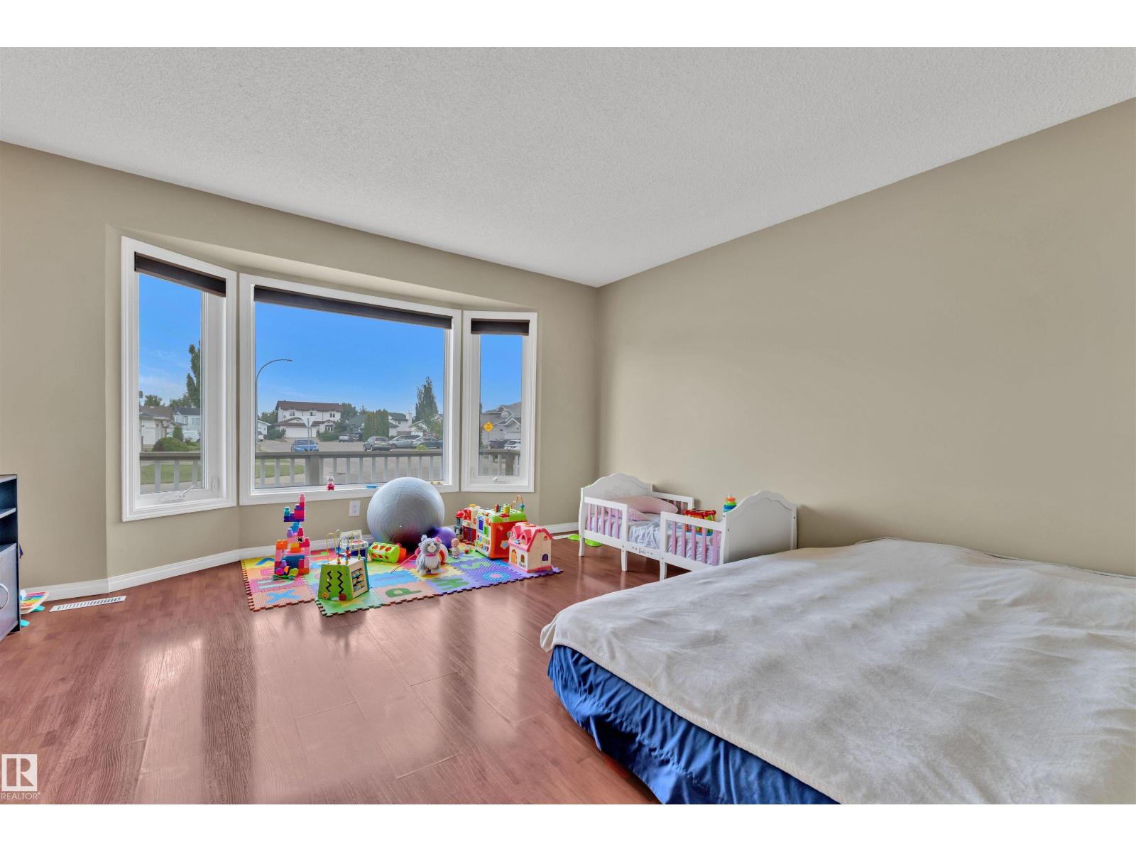 Photo 9 of 18615 75 Av Nw, Edmonton AB