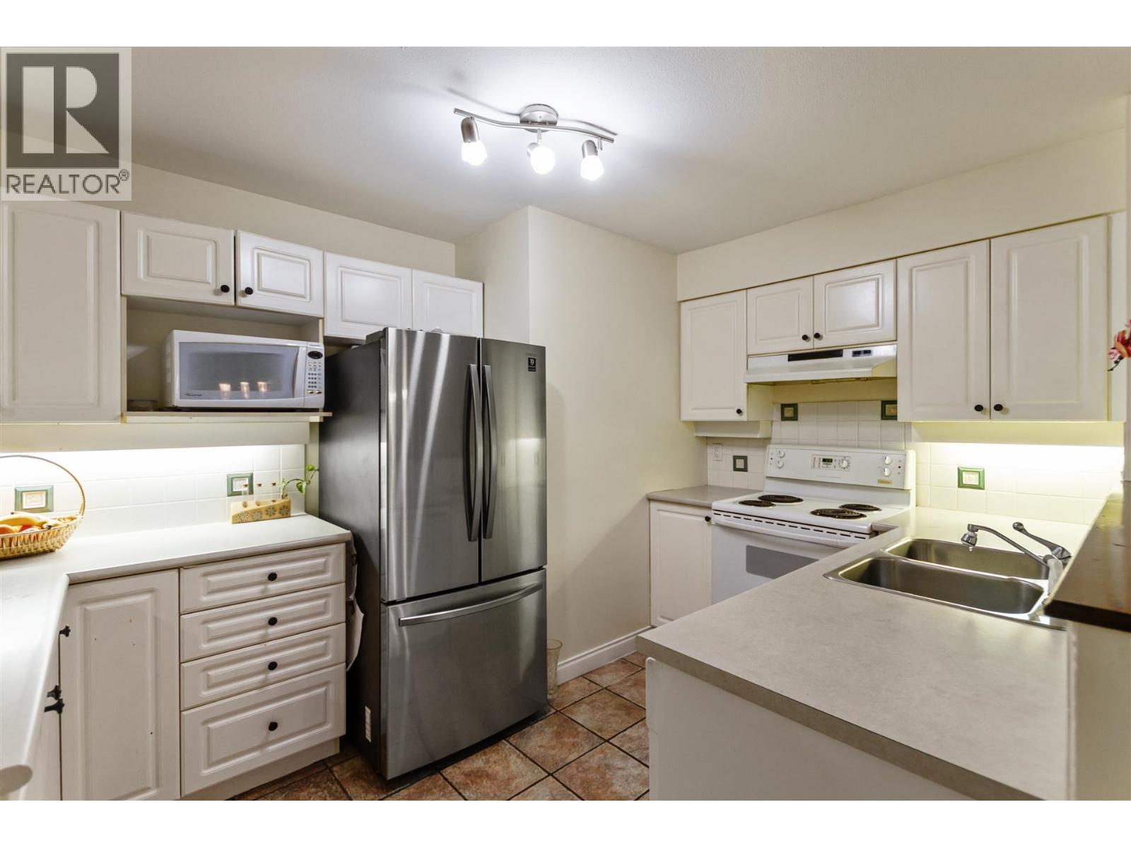 35 1561 BOOTH AVENUE, Coquitlam