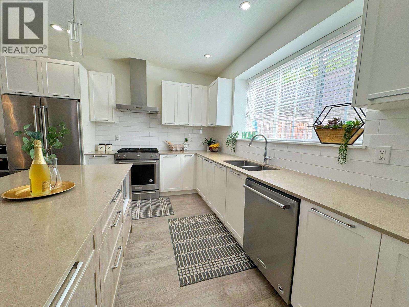 Photo 6 of 13 23539 Gilker Hill Road, Maple Ridge BC