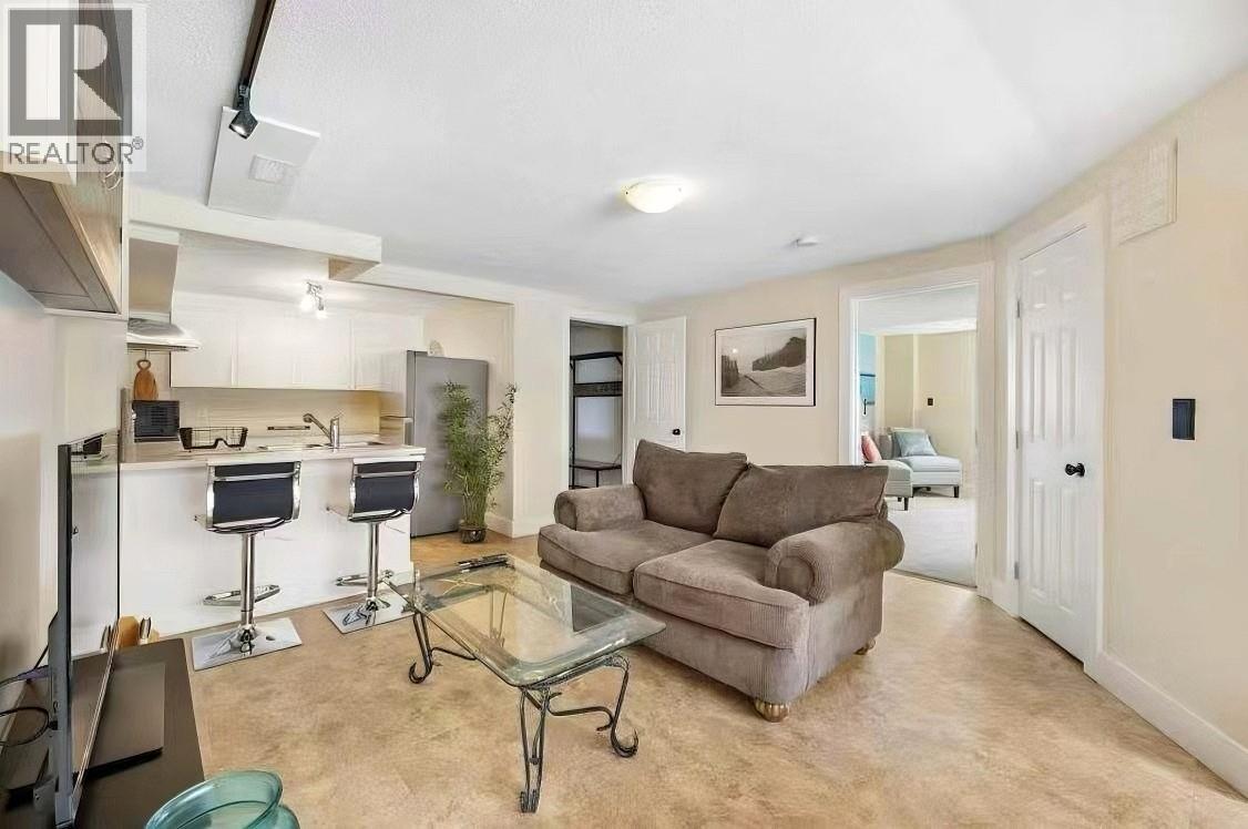  1084 Westside Road South, West Kelowna