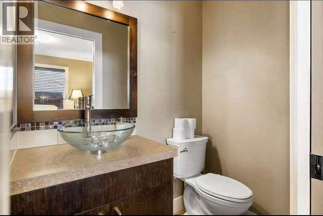  1084 Westside Road South, West Kelowna