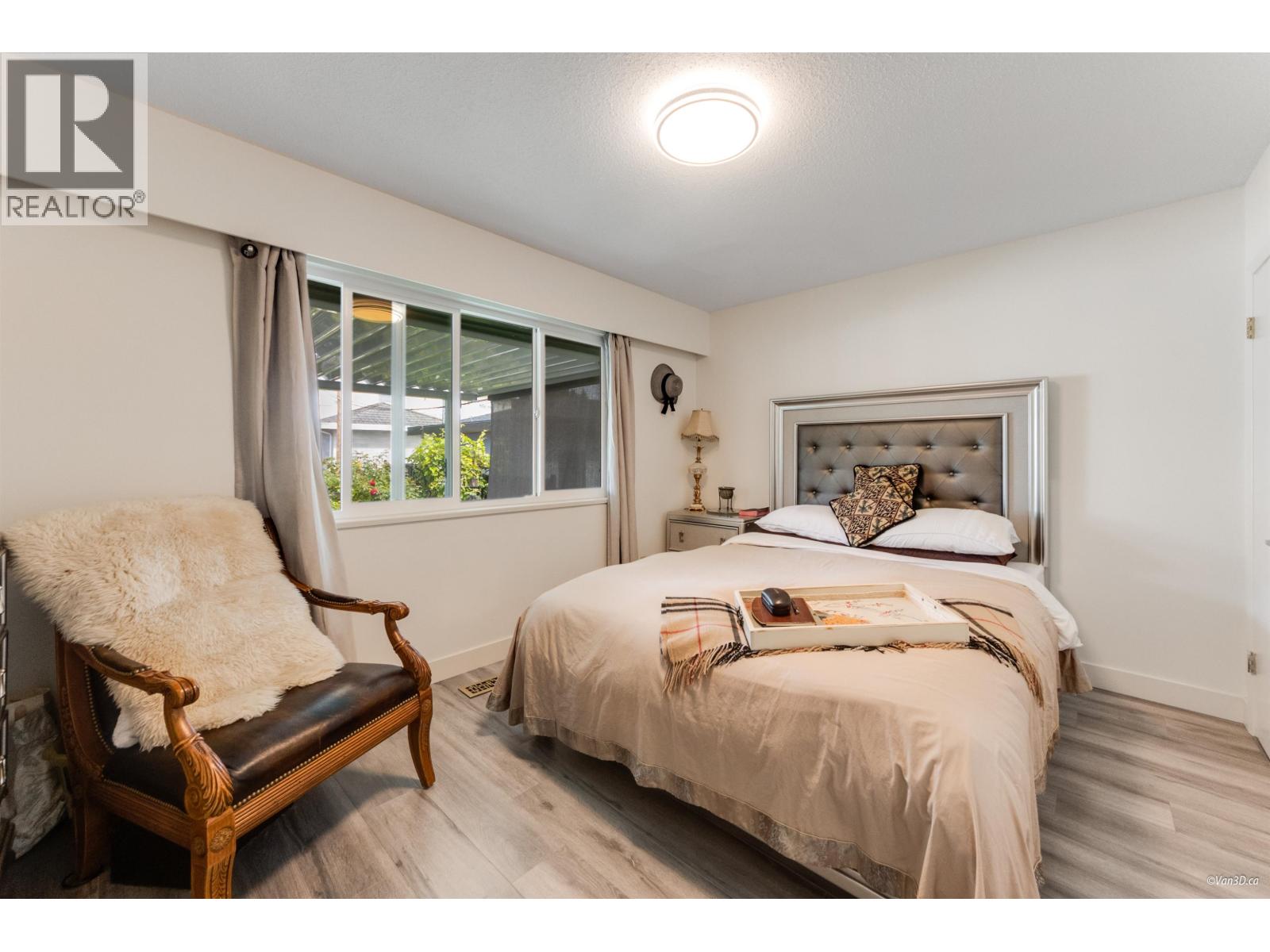 Photo 15 of 6593 Lochdale Street, Burnaby BC