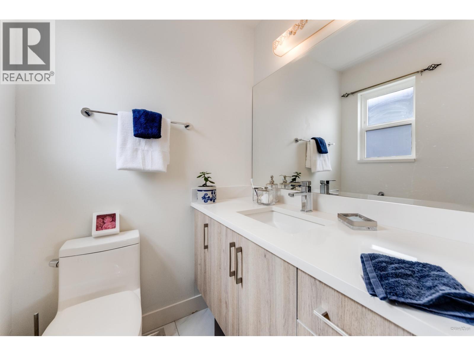 Photo 23 of 6593 Lochdale Street, Burnaby BC