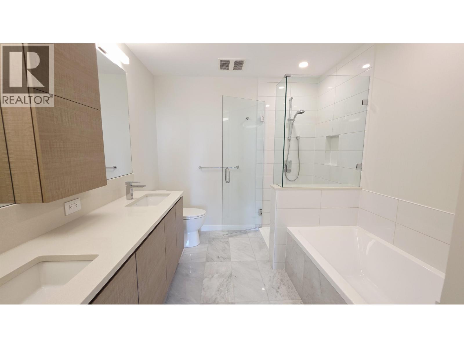 Photo 15 of 2208 2186 Gilmore Avenue, Burnaby BC