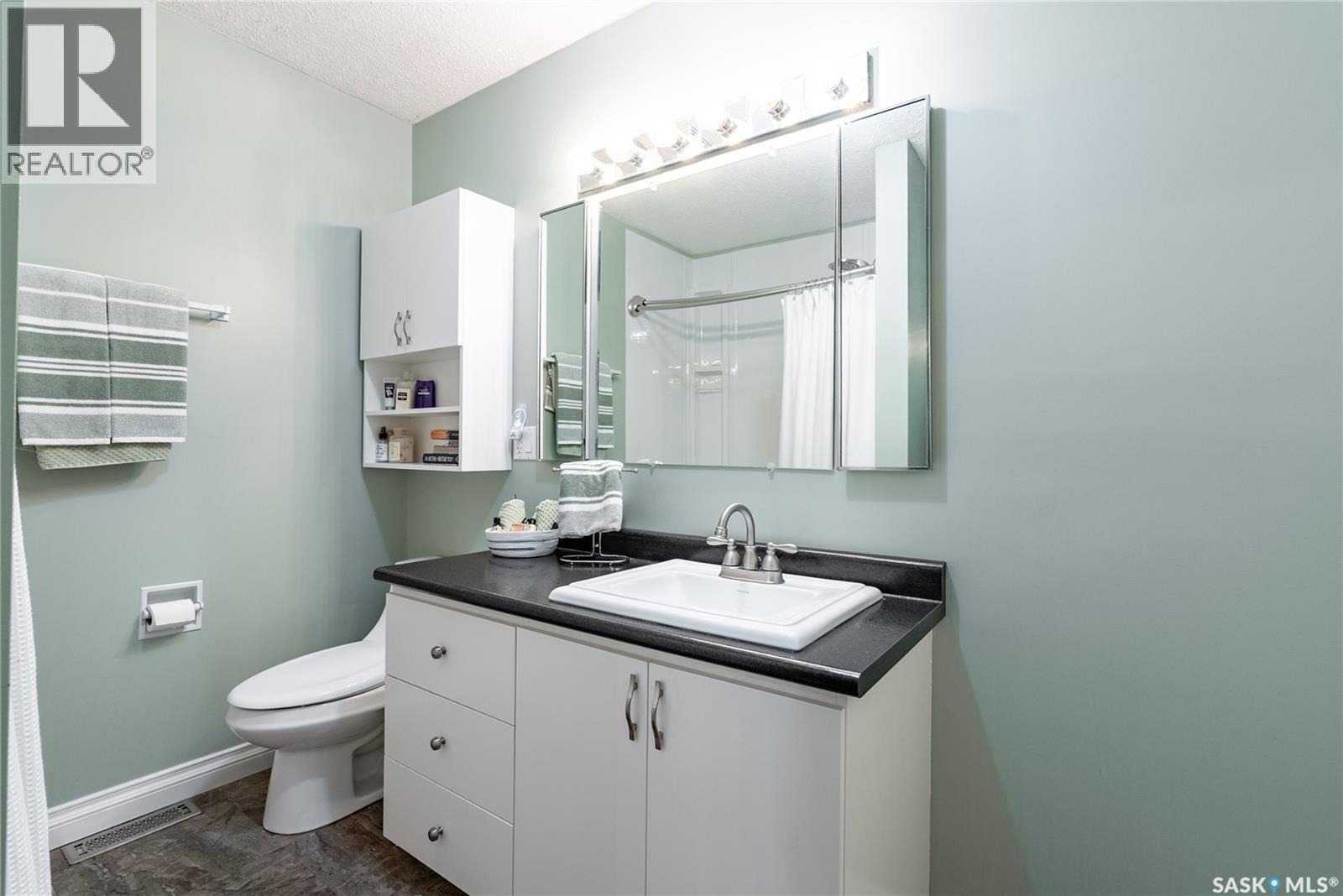Photo 5 of 41 Silver Willow Road, Prince Albert Rm No 461 SK