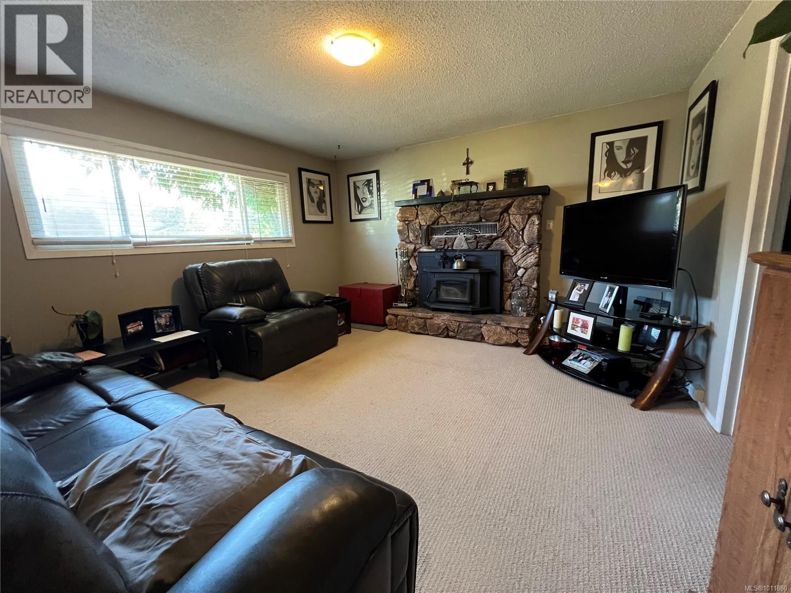 Photo 20 of 539 Rowan Ave, Parksville BC
