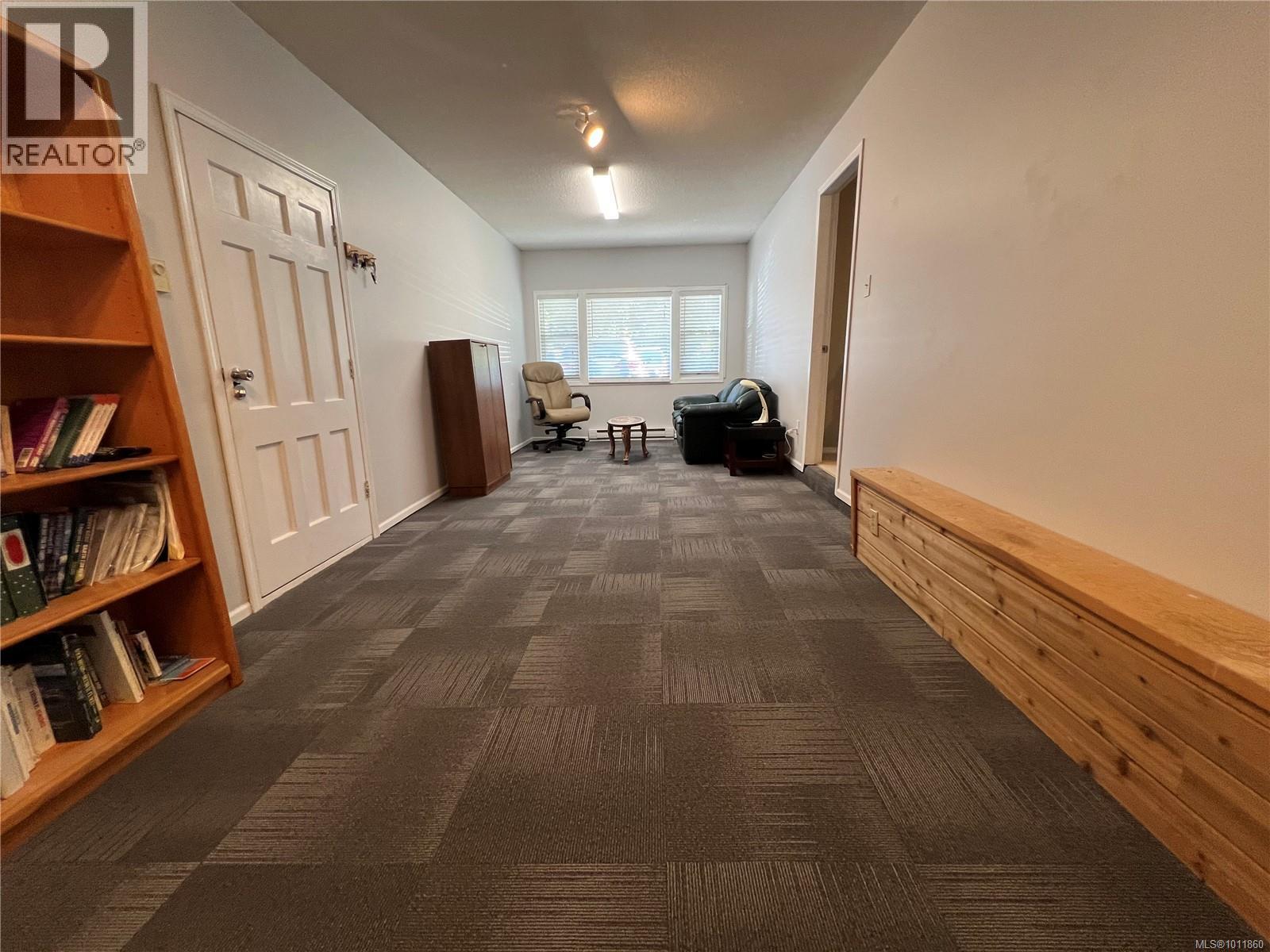 Photo 27 of 539 Rowan Ave, Parksville BC