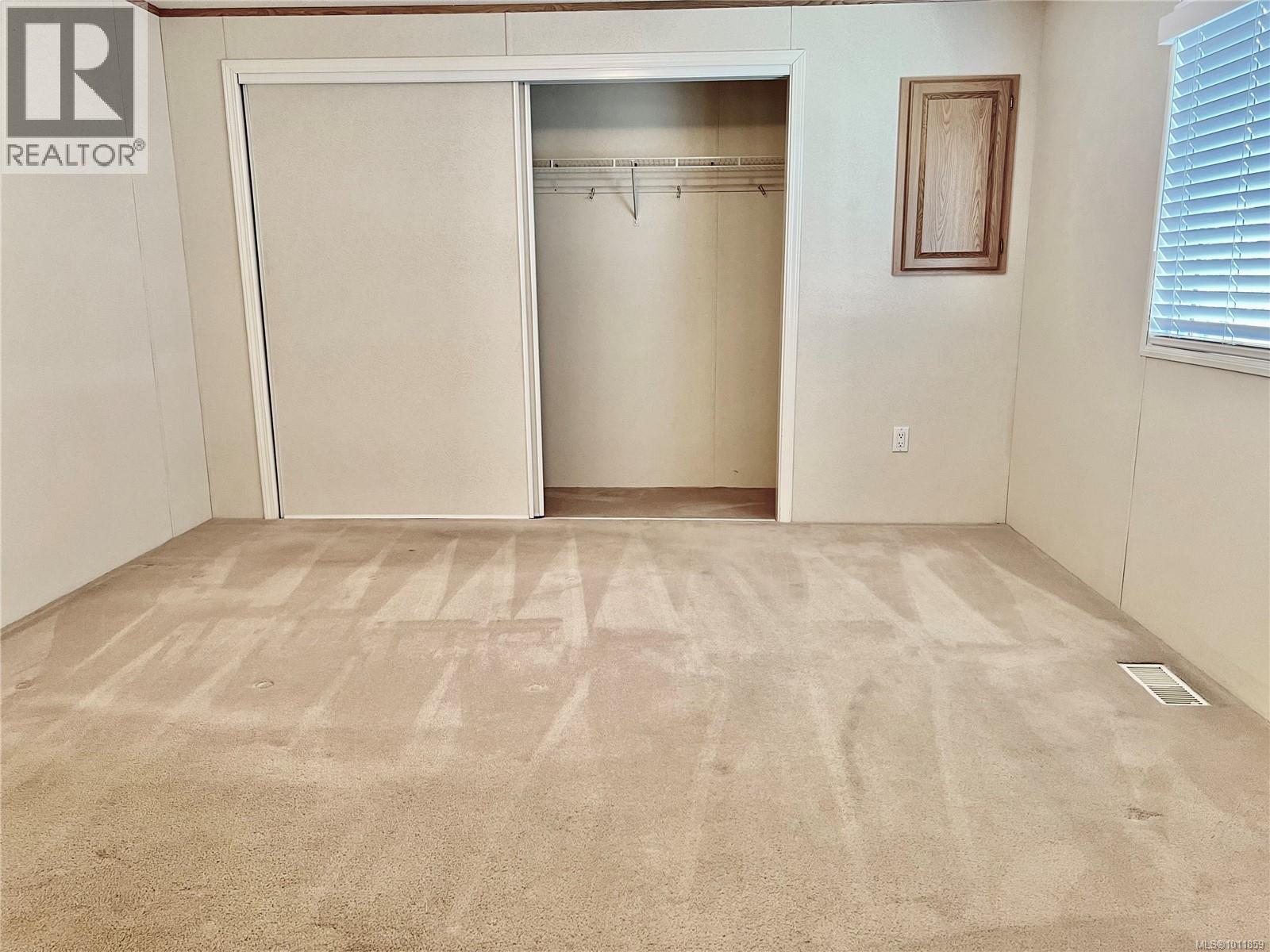 Photo 11 of 47 6325 Metral Dr, Nanaimo BC