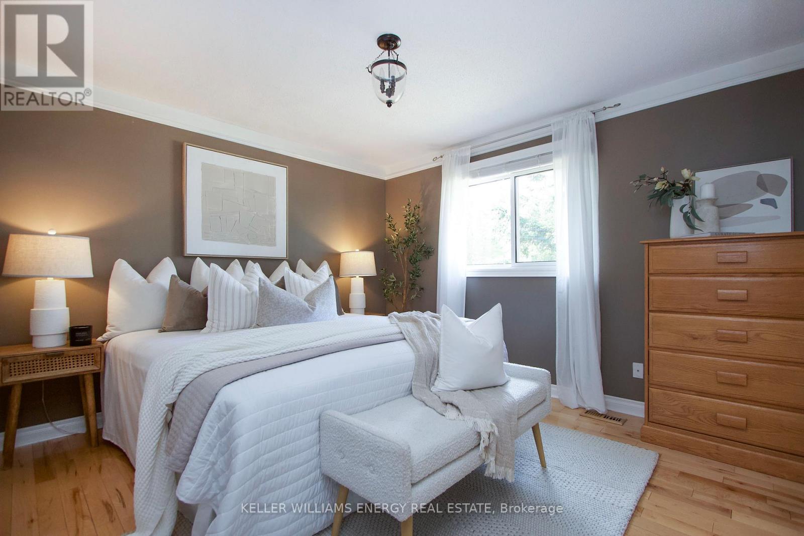 Photo 8 of 19 Stephen Avenue, Clarington ON