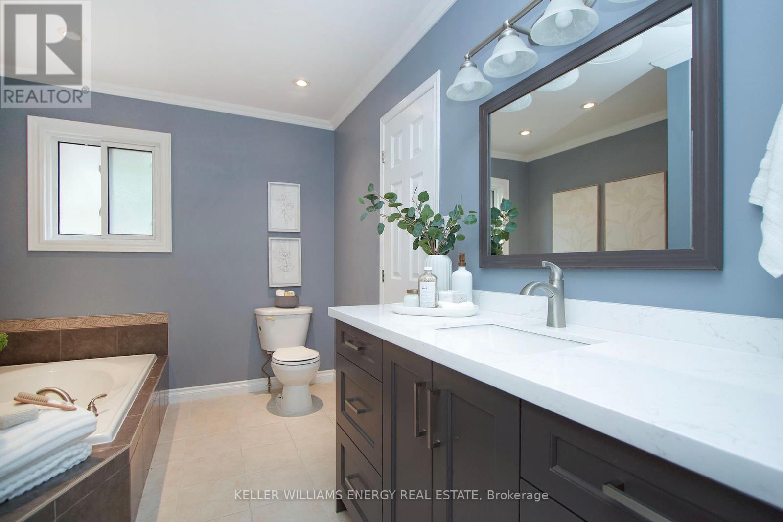 Photo 7 of 19 Stephen Avenue, Clarington ON