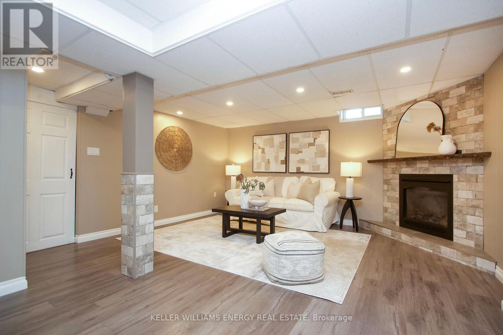 Photo 21 of 19 Stephen Avenue, Clarington ON