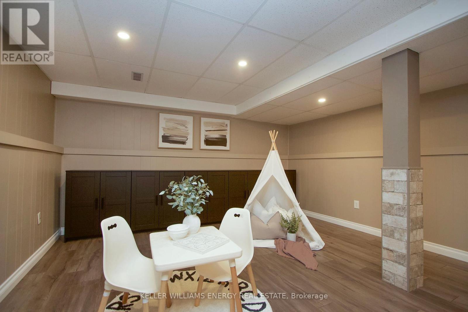 Photo 18 of 19 Stephen Avenue, Clarington ON