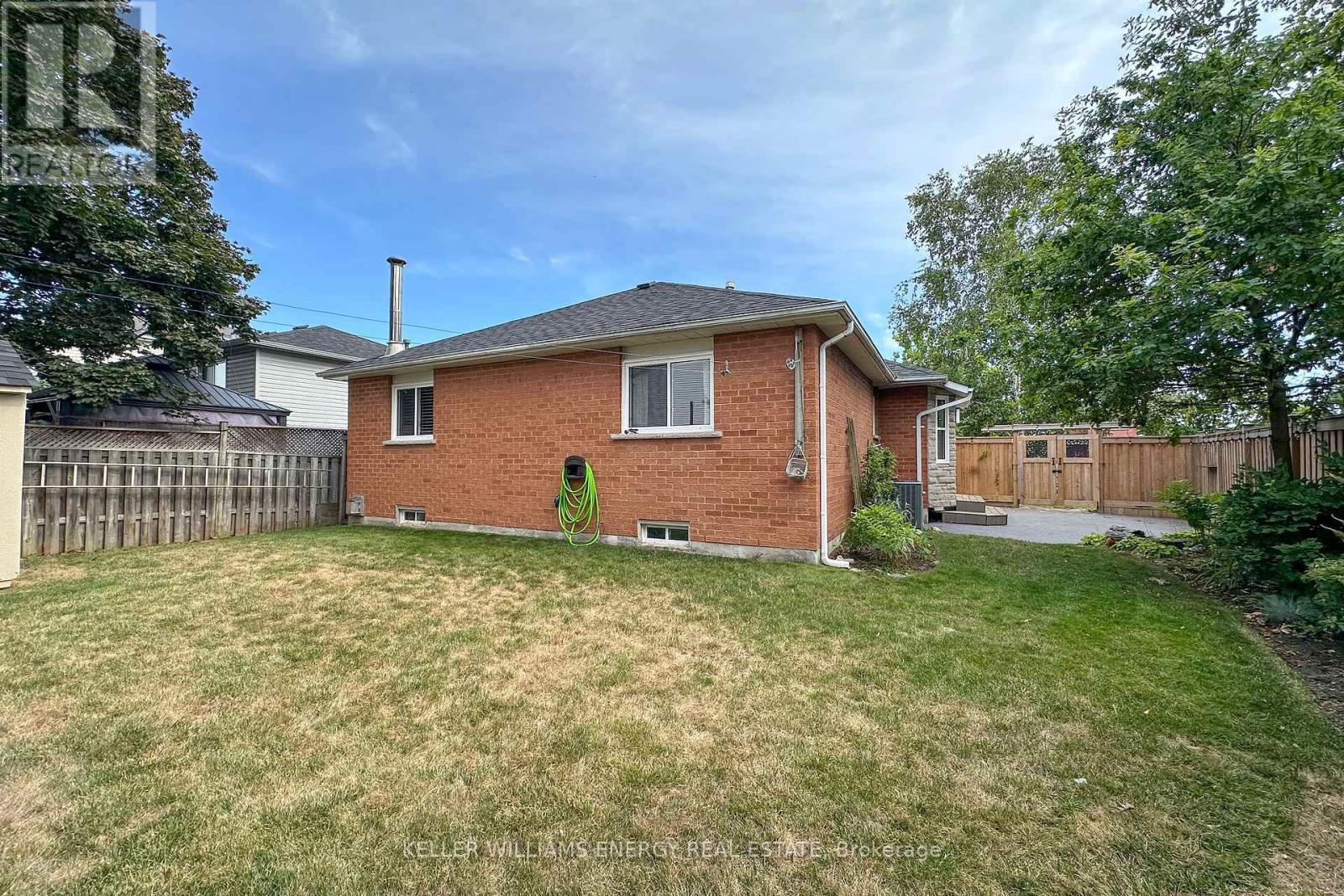 Photo 27 of 19 Stephen Avenue, Clarington ON