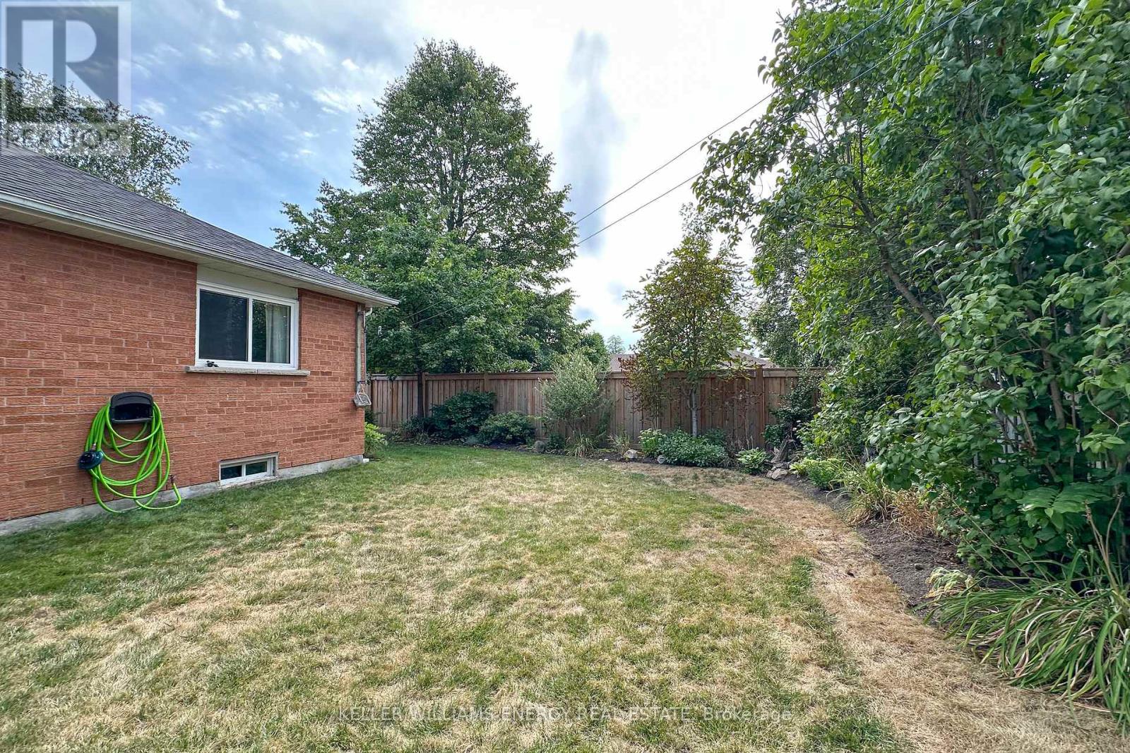 Photo 15 of 19 Stephen Avenue, Clarington ON