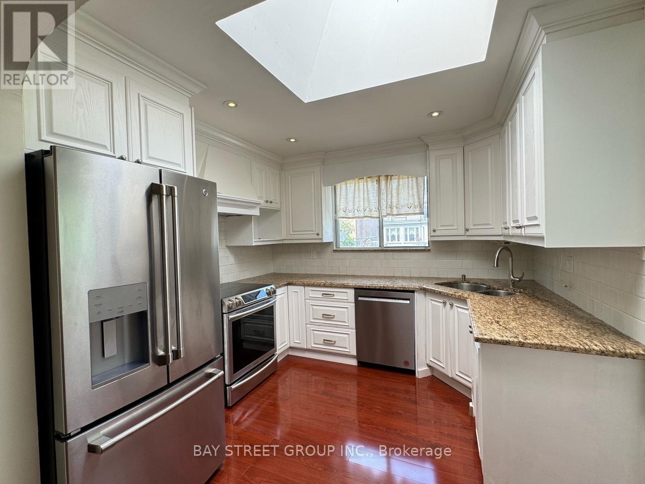 Photo 15 of 38 Woodward Avenue, Markham ON