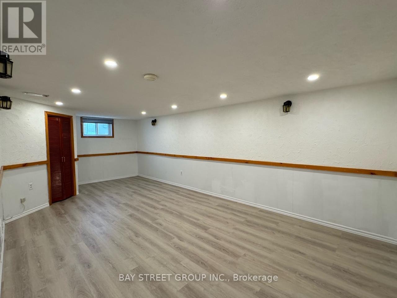 Photo 2 of 38 Woodward Avenue, Markham ON