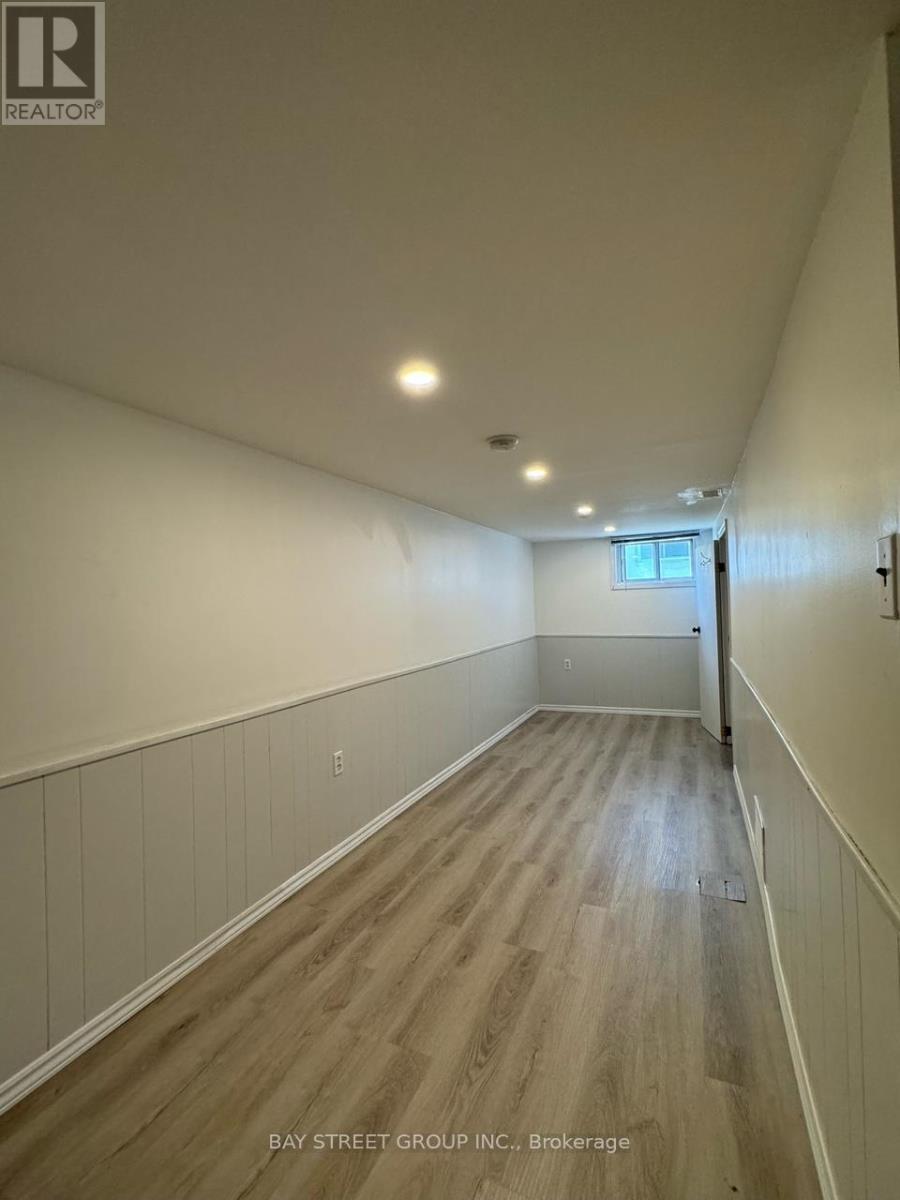 Photo 19 of 38 Woodward Avenue, Markham ON