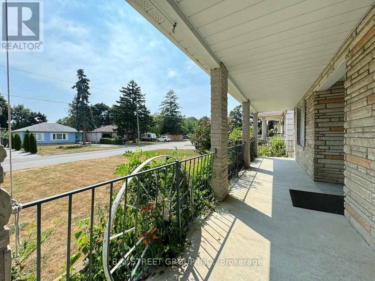 Photo 7 of 38 Woodward Avenue, Markham ON