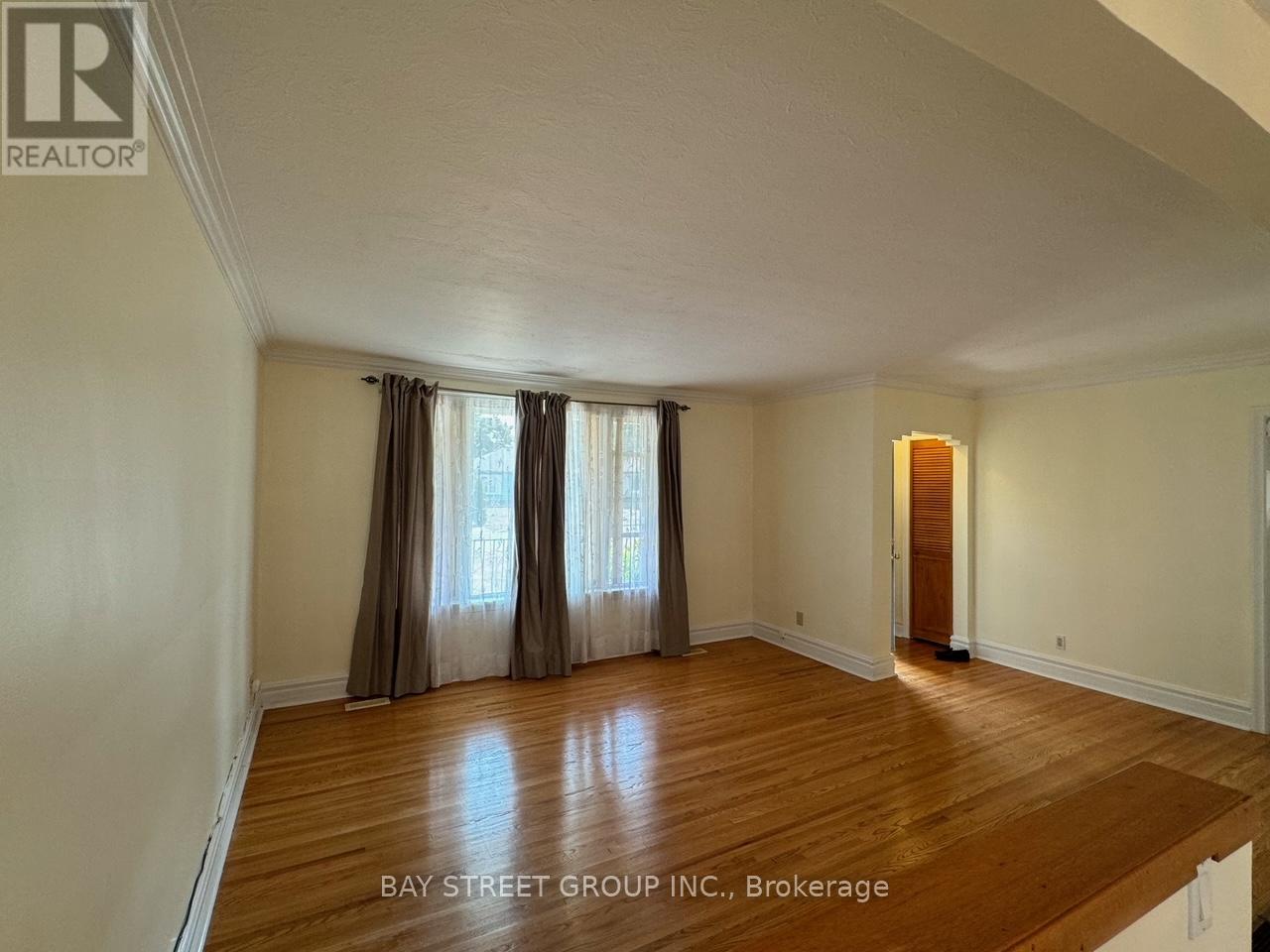 Photo 18 of 38 Woodward Avenue, Markham ON