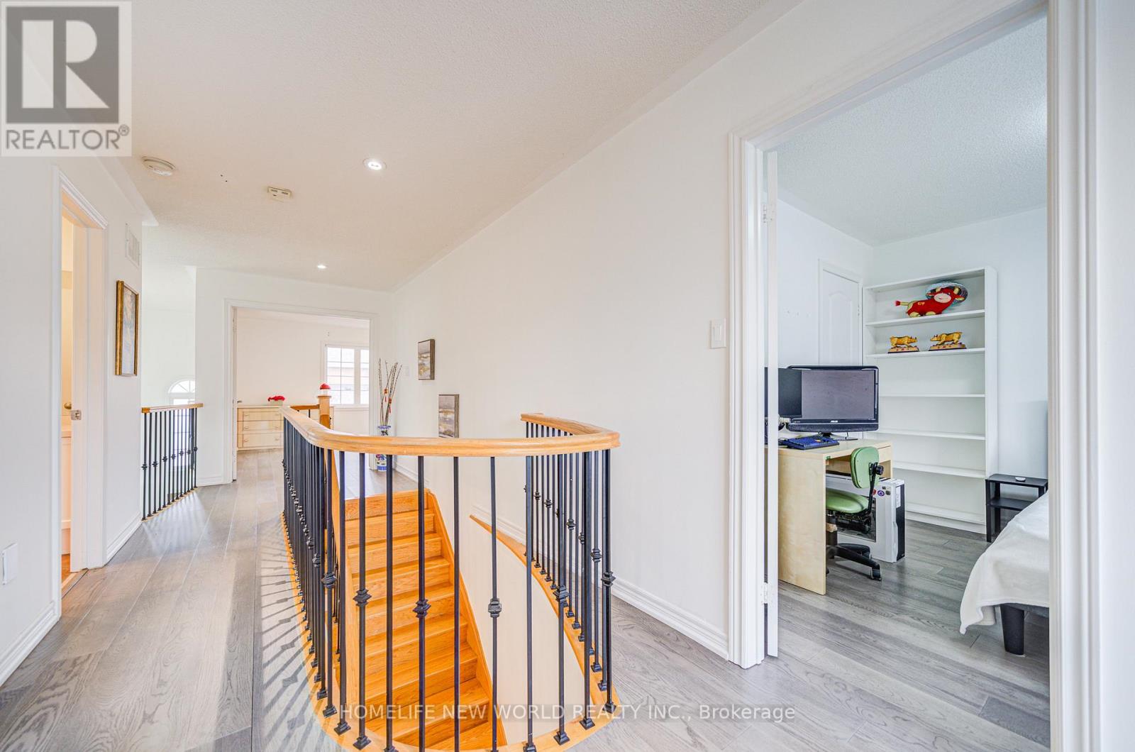 Photo 31 of 46 Teal Crescent, Vaughan ON