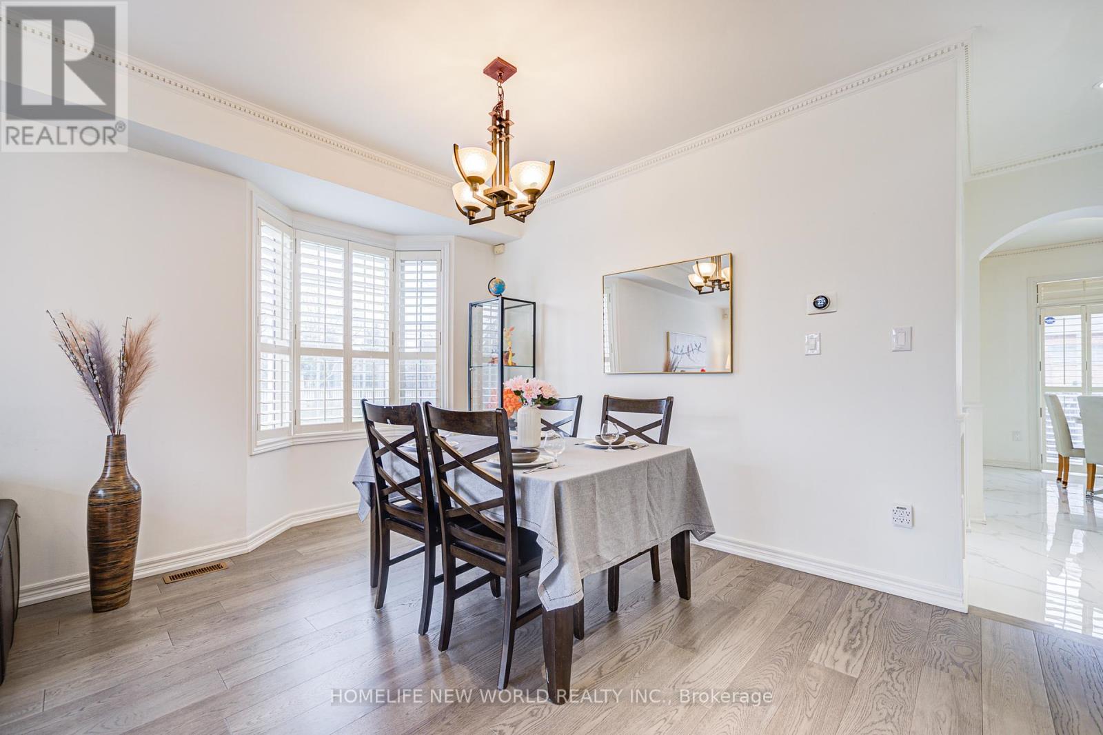 Photo 10 of 46 Teal Crescent, Vaughan ON