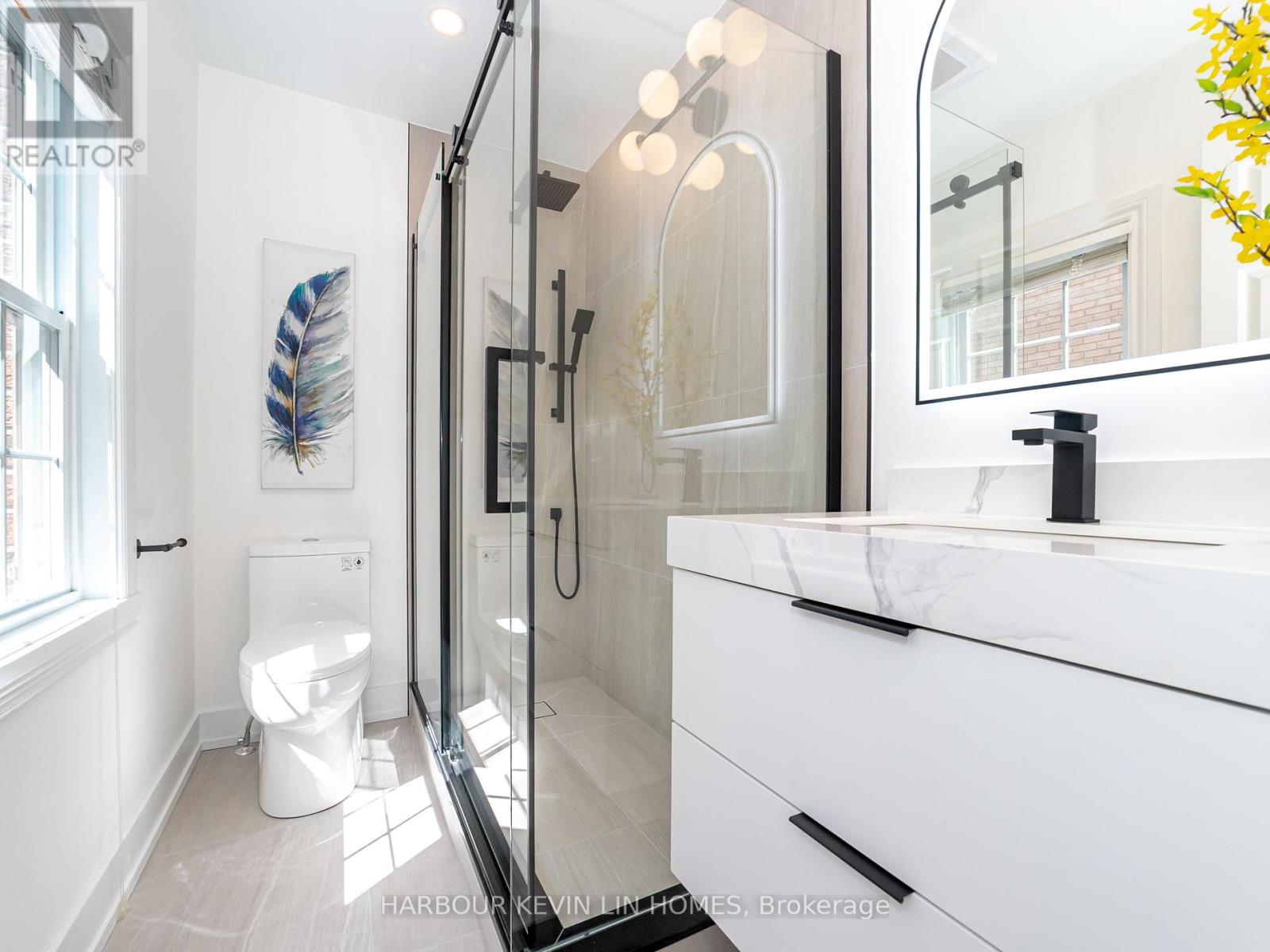 Photo 37 of 19 Willett Crescent, Richmond Hill ON