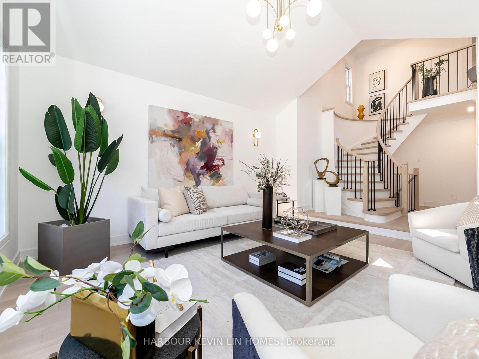 Photo 18 of 19 Willett Crescent, Richmond Hill ON