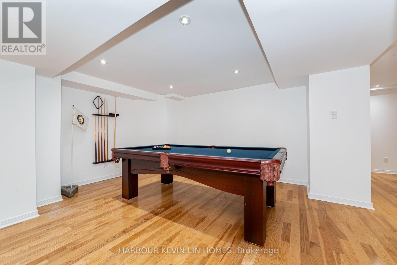 Photo 16 of 19 Willett Crescent, Richmond Hill ON