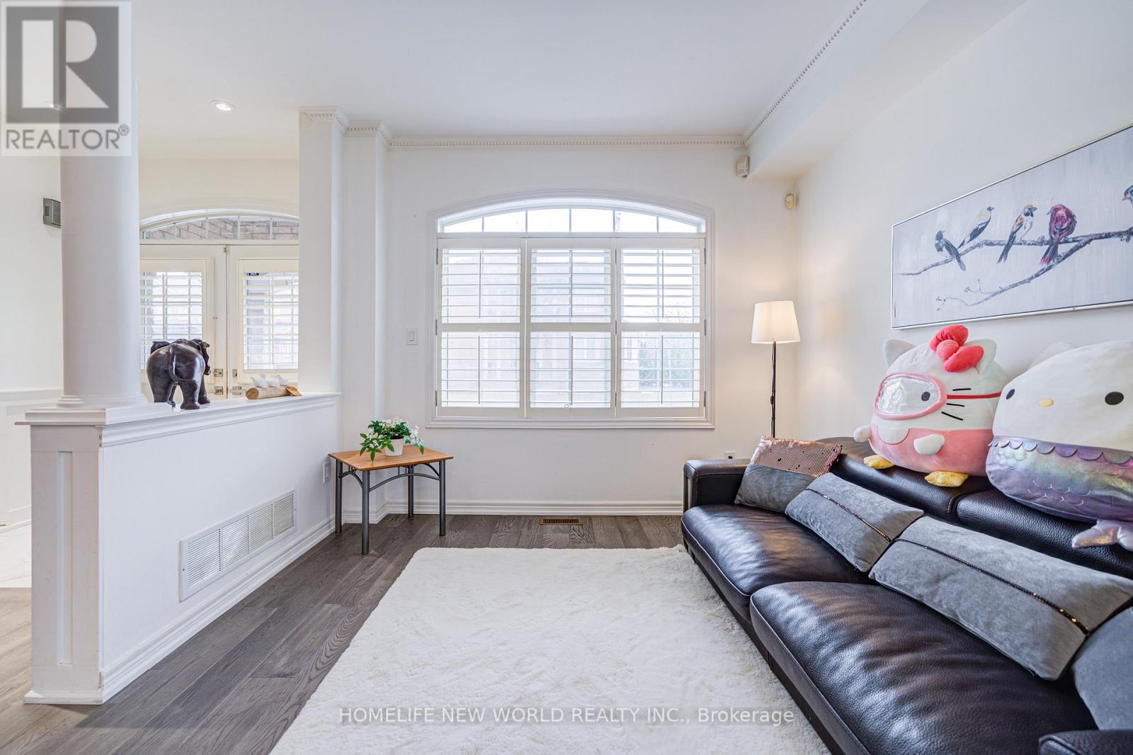 Photo 8 of 46 Teal Crescent, Vaughan ON