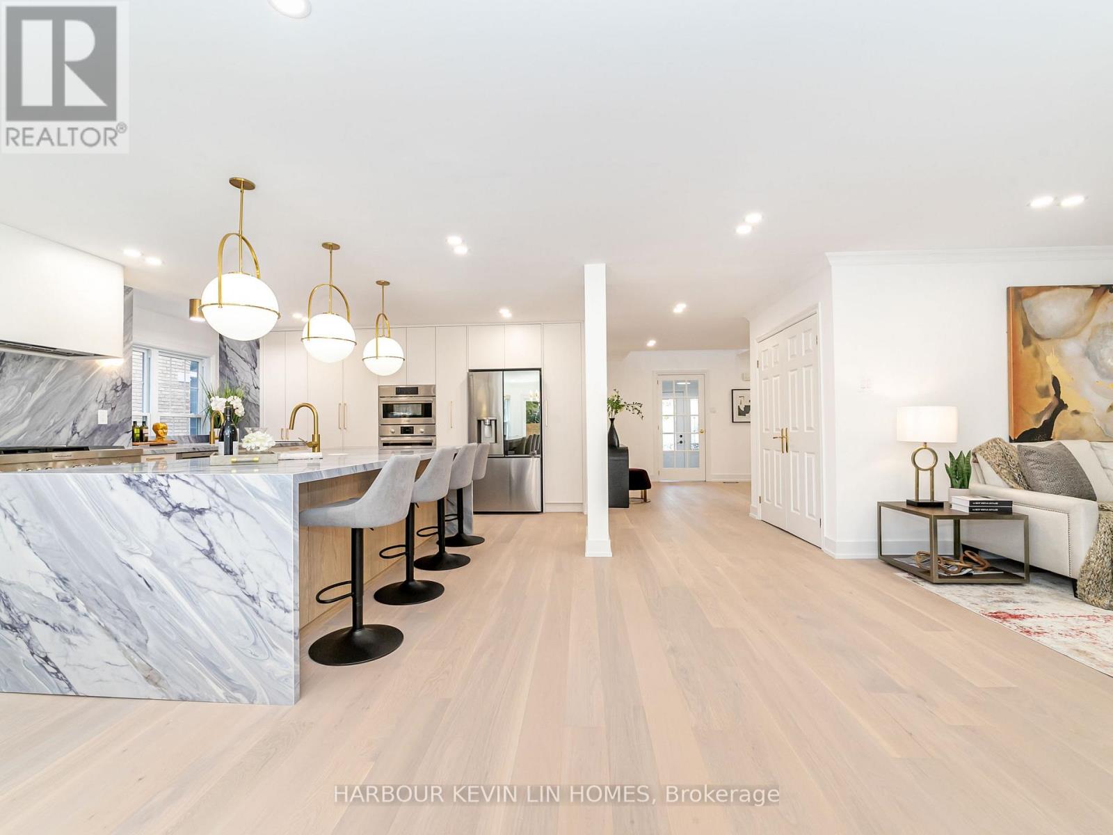 Photo 33 of 19 Willett Crescent, Richmond Hill ON