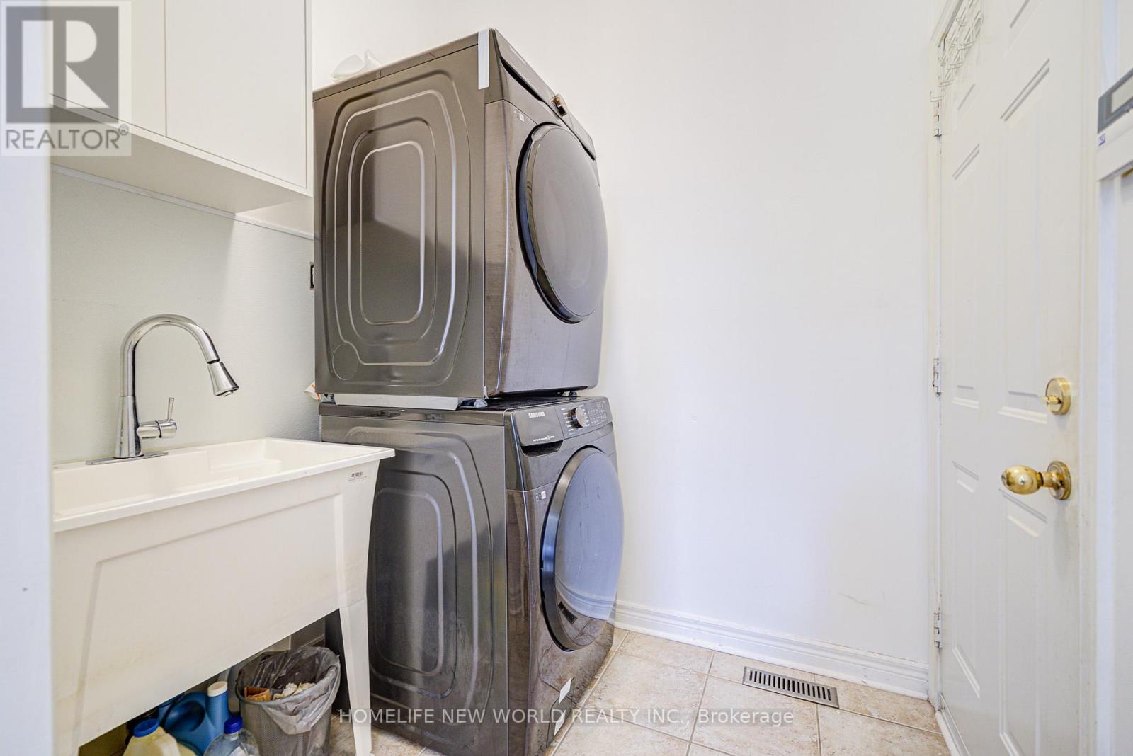 Photo 13 of 46 Teal Crescent, Vaughan ON