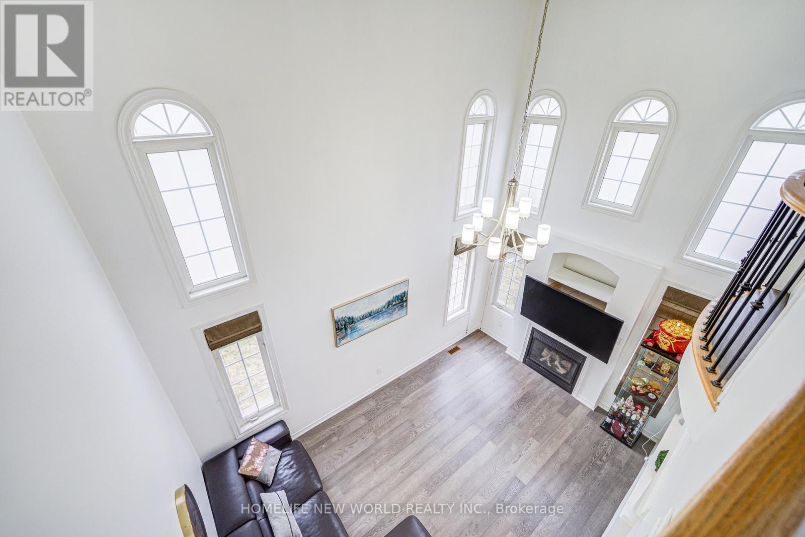 Photo 26 of 46 Teal Crescent, Vaughan ON