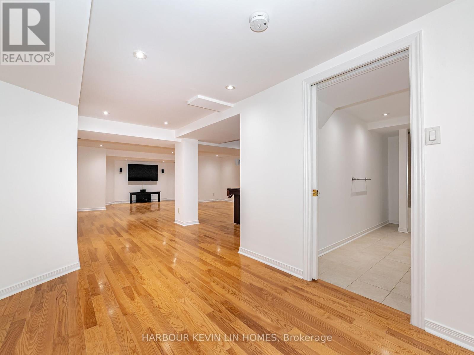 Photo 41 of 19 Willett Crescent, Richmond Hill ON