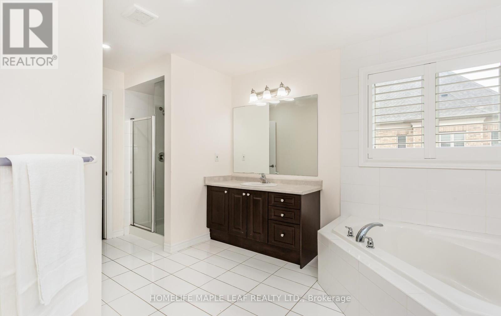Photo 43 of 11 Cloverhaven Road, Brampton ON