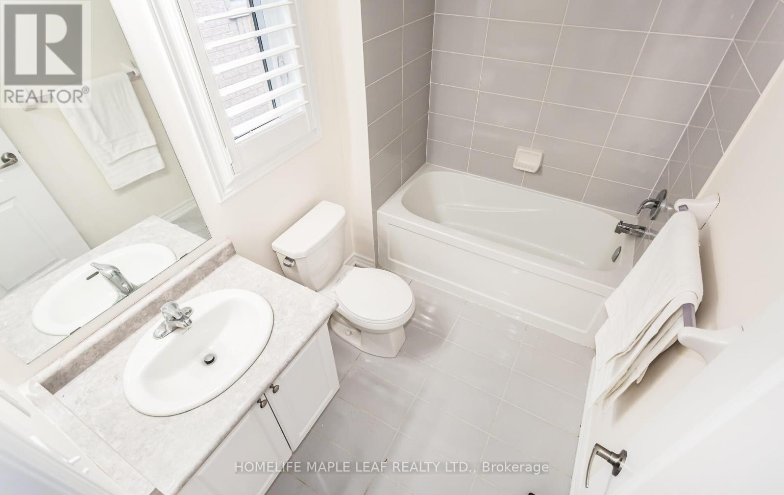 Photo 44 of 11 Cloverhaven Road, Brampton ON